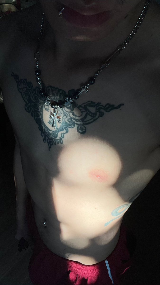 prttyboishinn_'s tweet photo. bulge https://t.co/2dWVpVuQVQ