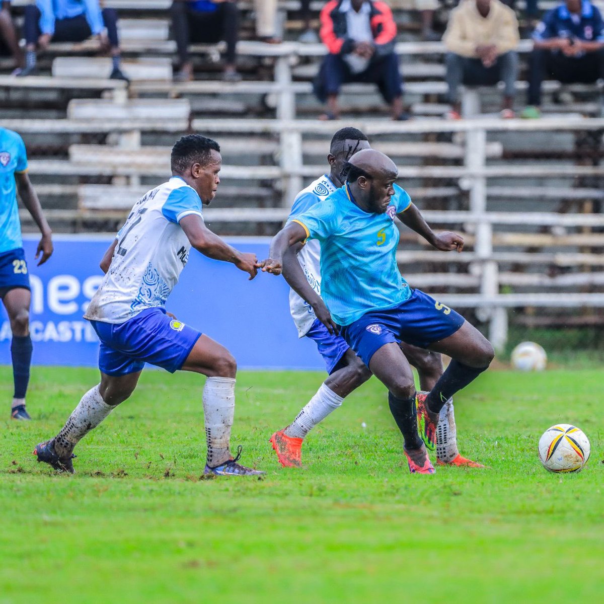 WakisoGiantsFC's tweet photo. Second Half is On
🟣0-1🟡
#WAKURA
#NewEra
#PrideOfWakiso
#WeAreThePurpleSharks https://t.co/mnQkLNIBzS