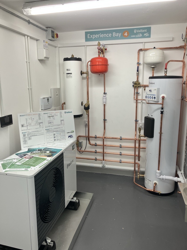 vaillantuk's tweet photo. We were delighted to support @lakescollege and the launch of their Green Energy &amp; Skills Centre on Friday.

As part of the centre, a new Vaillant training room has opened, offering hands on experience to apprentices and heat pump training for local installers. https://t.co/8mvcnb7SJh