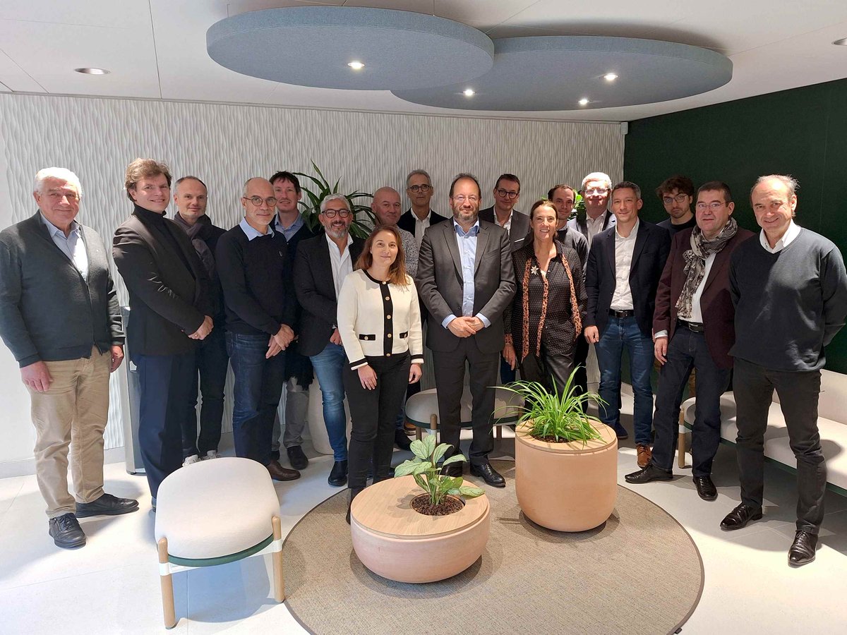 Lors de l'Assemblée Générale du 26 novembre 2024, Réda Semlali a été reconduit dans ses fonctions de Président de l'Union Nationale des Entreprises de Valorisation (UNEV) pour un second mandat de trois ans. Pour en savoir plus ⬇️
unev.fr/reda-semlali-r…