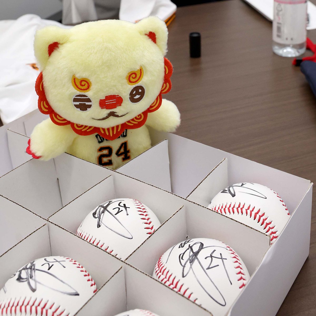 今日の契約更改オフショット✨ ＼ #新風 #大城卓三 #井上温大 #ショウ