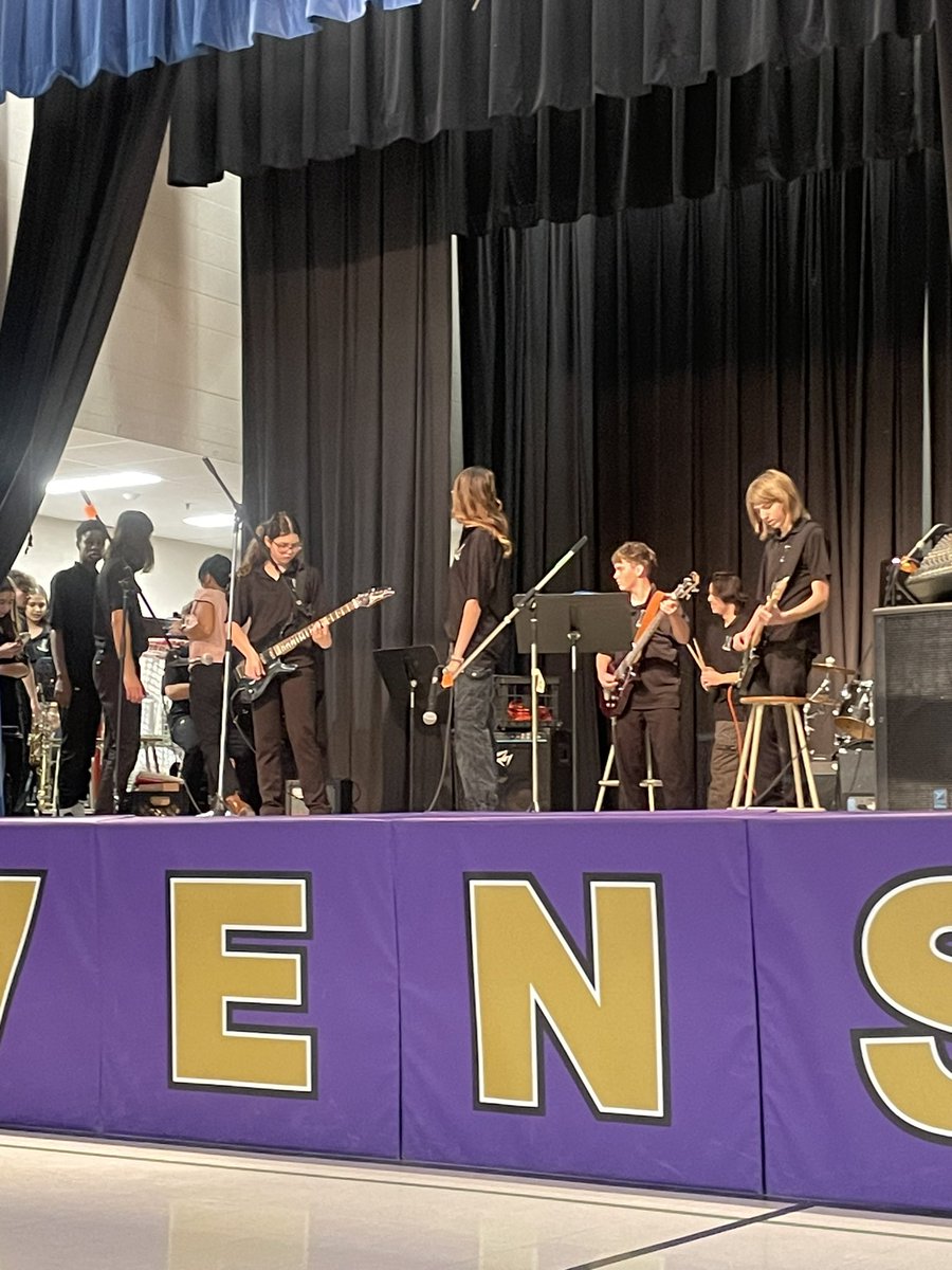Thank you to the <a href="/rfhtweets/">rfhtweets</a> Wolfpack who shared their amazing talents with us today! <a href="/StBenedictDP/">StBenedictRavens</a>