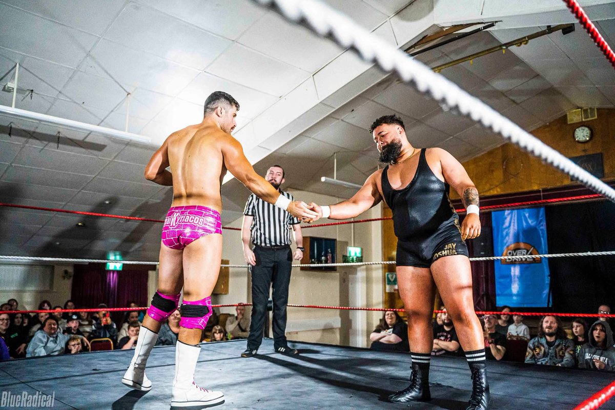 aurakyri's tweet image. full send lariat but make it ✨respectful✨