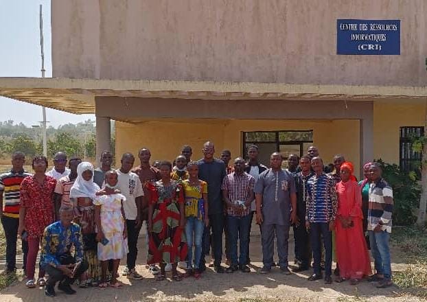 droidrissa's tweet photo. I enjoyed discussing environmental data and multivariate analysis with R alongside colleagues and students from the Faculty of Science and Technology at the University of Kara (Togo). Thank you all for your active participation! https://t.co/HV5F0oAJGd