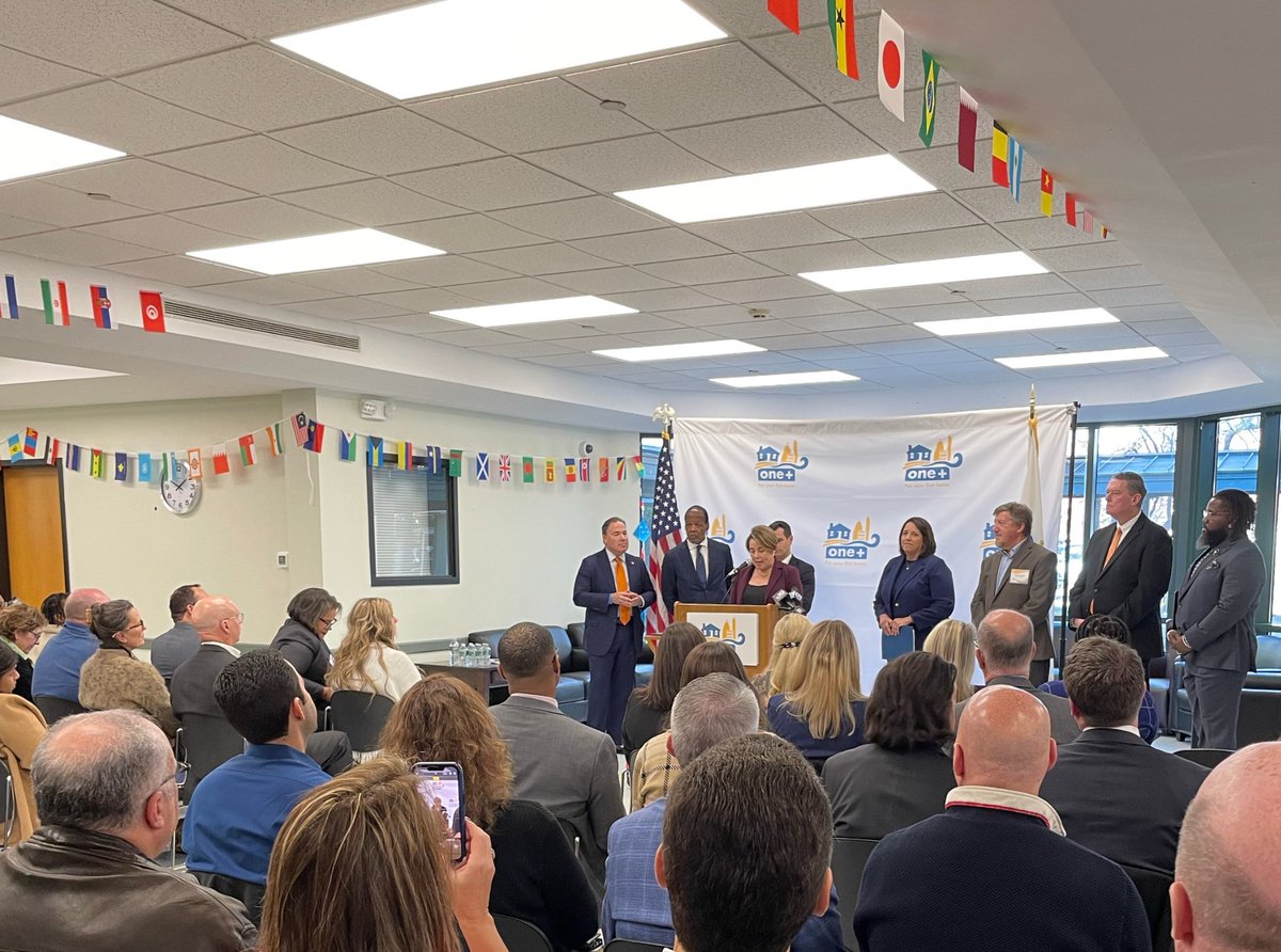 mahahome's tweet photo. MAHA was so proud to celebrate the launch of ONE+ on Monday! ONE+ will bring deeply discounted mortgage rates coupled with downpayment assistance to renters in the Gateway Cities, Framingham, and Randolph. @mhphousing @MassGovernor @MA_EOHLC https://t.co/LcKihG69nK
