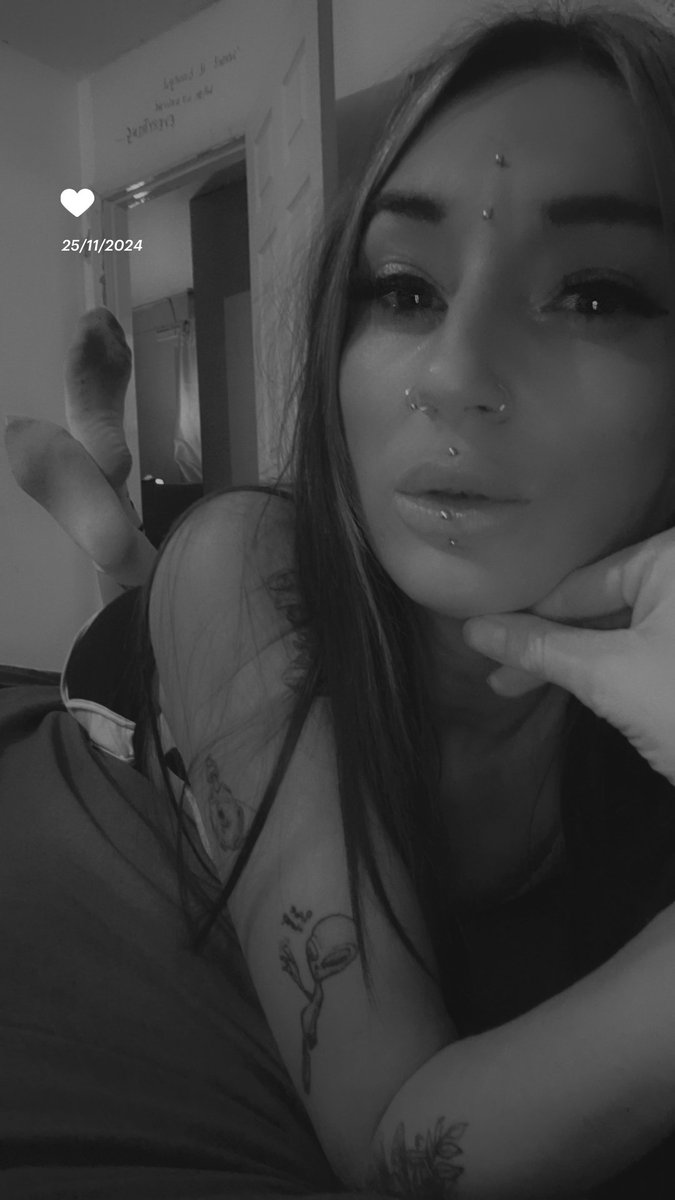 GoddessBeebee91's tweet photo. You love to obey my every word https://t.co/Ca3VmDXFUl