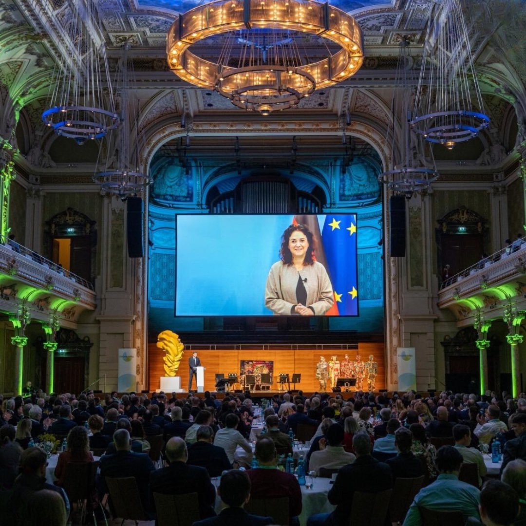 BioFashionTech tweet media