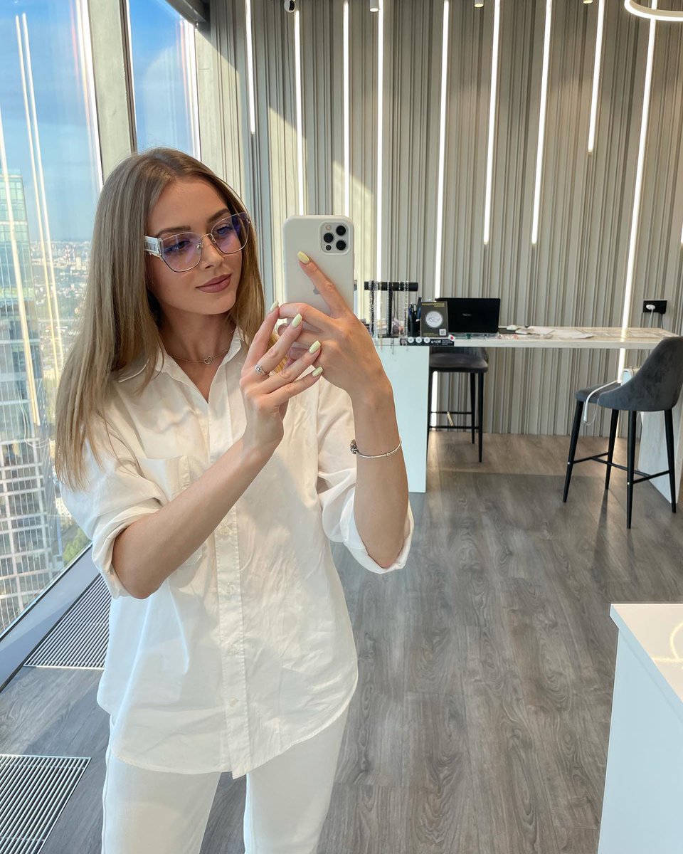 New day, new creation! The studio is where ideas come to life ✨ #vibes