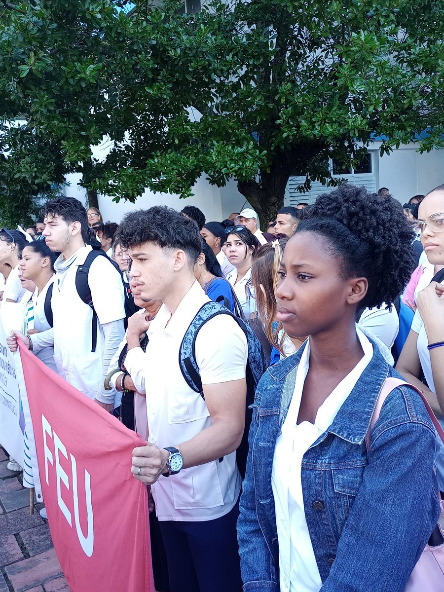 El 27 de noviembre de hace 153 se cometió el injusto asesinato de ocho estudiantes de Medicina, un hecho que no podrá ser olvidado jamás, cegaron ocho vidas que se multiplicaron por millones que dan continuidad a su legado. Nuestros compañeros no olvidados ni muertos.