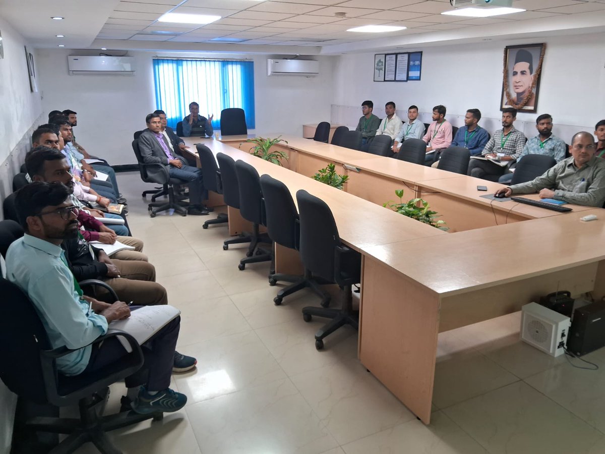 apsingh_NSI's tweet photo. Visited DSCL_Ajbapur, Bajaj_Gola, UPCSR_Shahjahanpur &amp; Dalmia_Nigohi as a guide of educational tour  arranged by NSI, Kanpur for the students of DSPMM course. https://t.co/RDJRdk4xJY