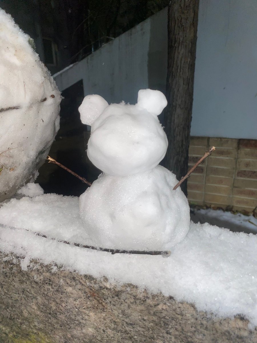 하 자꾸 웃음이 막 실실 나오네
저 큰 손으로 만든 눈사람 사이즈가