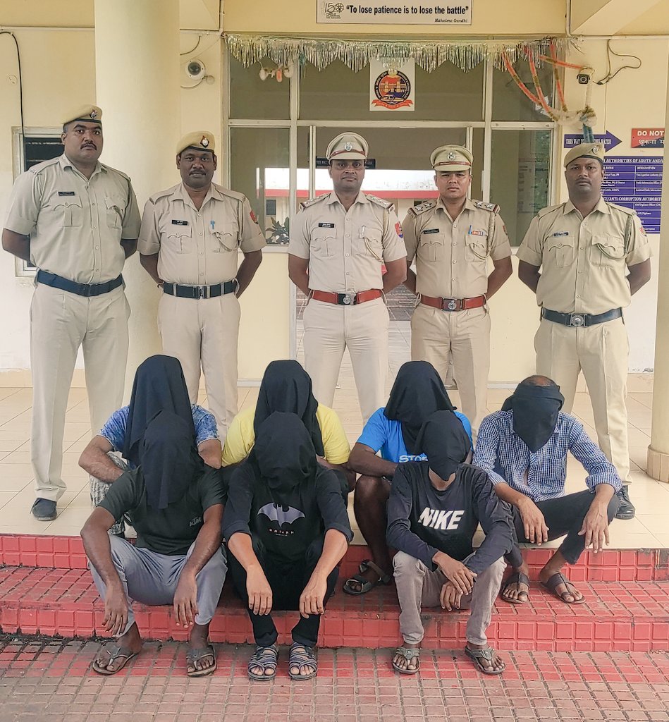PSPahargaon's tweet photo. 🚨 Zero Tolerance for Crime! 🚨

Police Station Pahargaon, under the leadership of Insp. Mohd Elias, SHO PS Pahargaon, and his dedicated team, identifies and swiftly arrest 07 individuals involved in a brutal attempt-to-murder case at a Jodakilan bar. Swift action ensured justice https://t.co/NlrtsIezbh