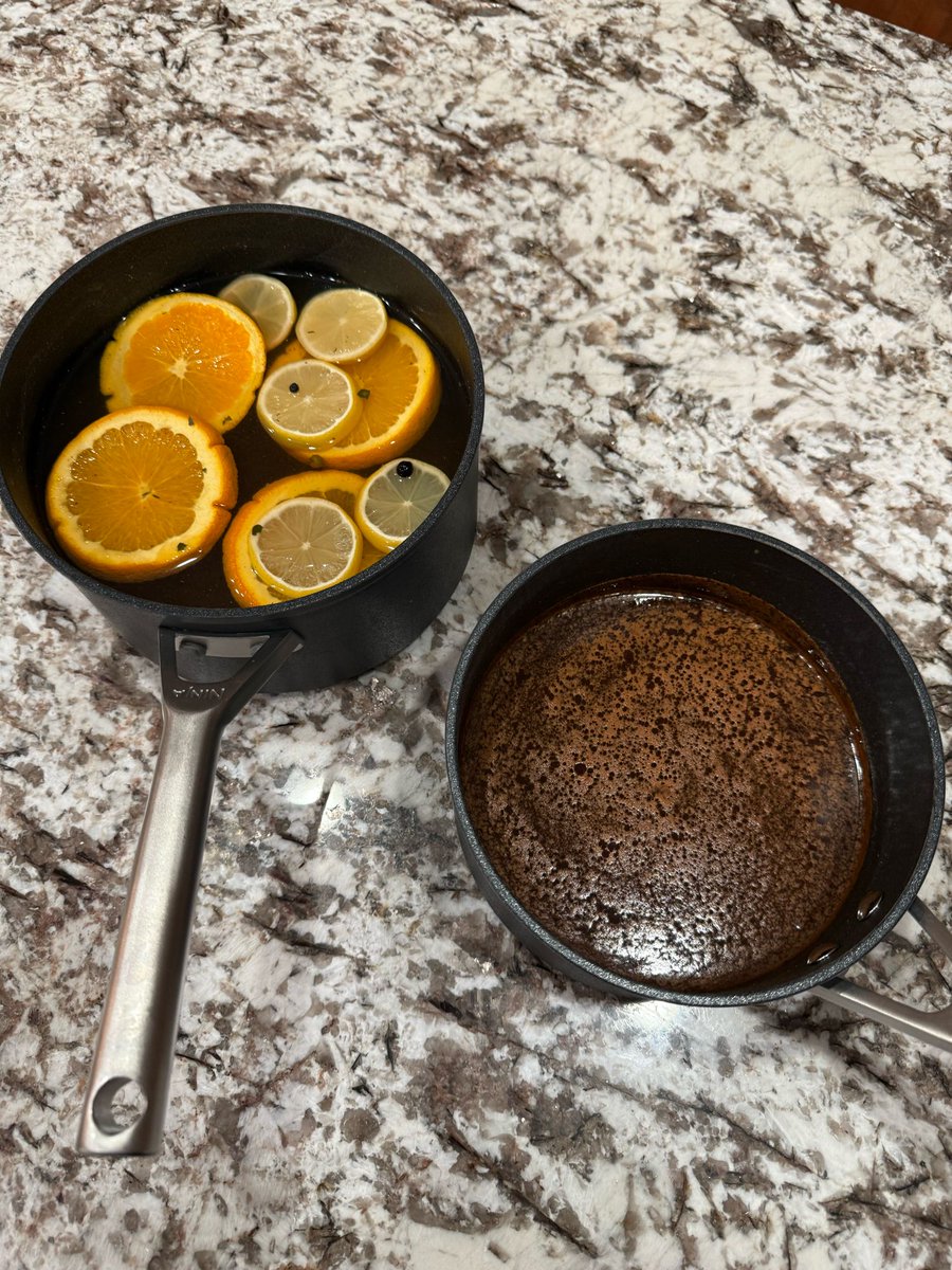 richoris's tweet photo. A little Thanksgiving Day meal prep. Maple bourbon glaze and Brine!! https://t.co/tNZfkq7byx
