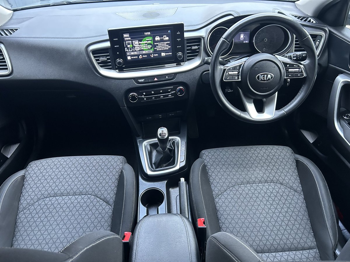 UsedBerkshire's tweet photo. Just arrived and fully prepared for sale is this 2020'20 Kia XCeed 1.0T GDi 2 manual in Lunar Silver https://t.co/7fWY1vgKcB via @YouTube https://t.co/9wAJjqVssl