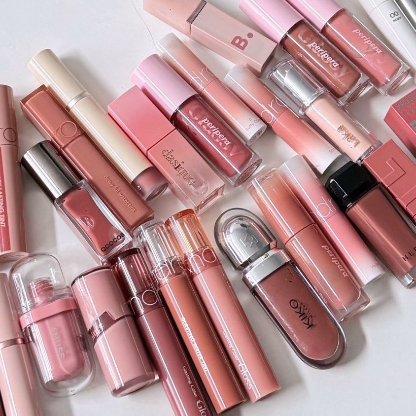reviewchoey's tweet photo. ✨Lip &amp; blush อัพเดทเมคอัพ neutral tone ตามเรฟ 40 ชิ้น+ เป็นโทนที่ใช้ง่าย สวย คลีน  ส่วนใหญ่ราคาหลักร้อยย🎀

(รีวิว&amp;สวอททุกชิ้นในเธรดนะคะ) https://t.co/PLNaAZ6fdh