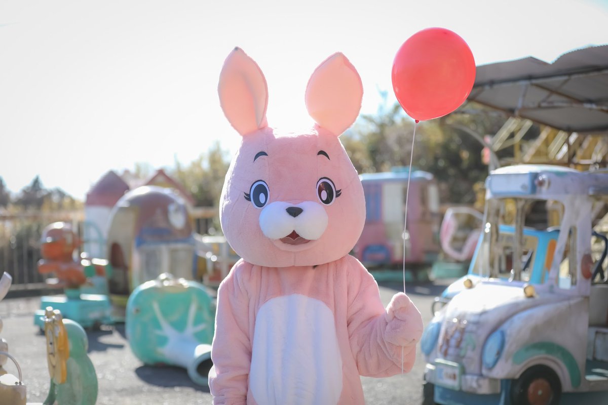 もう冬ですね。 冬と言ったら、着ぐるみバイトですよね。 風船貰って