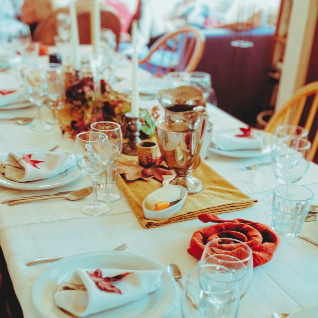 My American family and friends gather for feasts, stories, and good cheer each year. Here's a remarkable bit of writing celebrating the holiday from America's Wright Thompson: 
- gardenandgun.com/articles/wrigh…

#familyhistory #Genealogy #storytelling #familystorytelling