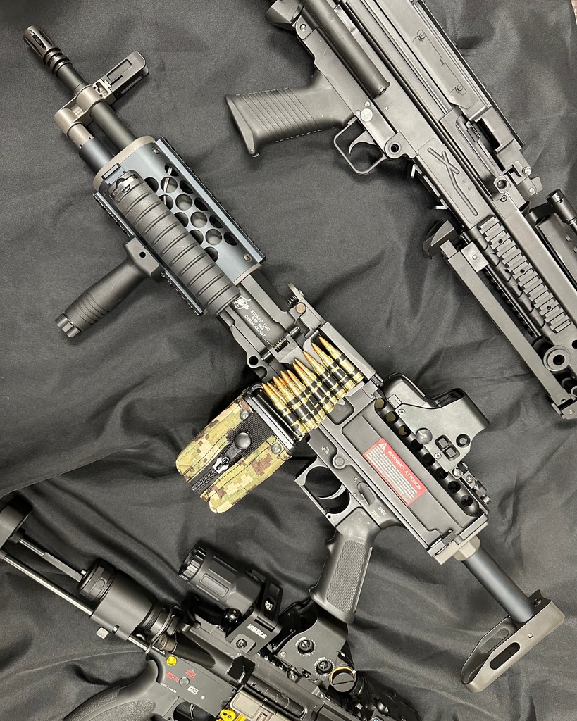 AirsoftStation's tweet photo. Reload? How about no. #lmg #airsoft #machinegun #beltfed #bigboy #kac #sack #canvas #556 #chain #highcapacity #milsim #operator #ams #msw #americanmilsim #airsoftstation #makeitrain #classic #jug #6mm #2024 #woodsball #sof #suppress #thirstythursday #armyofone #chairsoft #gunner https://t.co/1miYTWj778