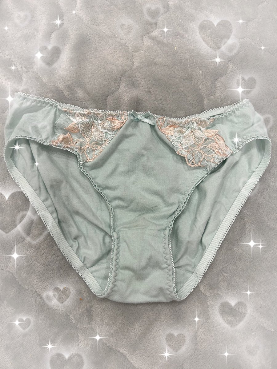 miumiul2l2's tweet photo. 本日着用してい���パンティ
送料込み2000円でお譲りします🩷
明日発送可能です( ˊᵕˋ )✩‧₊˚
DMお待ちしています🥰💓

#売り子 #パンツ売ります #下着売買 https://t.co/OgqgIziBcU