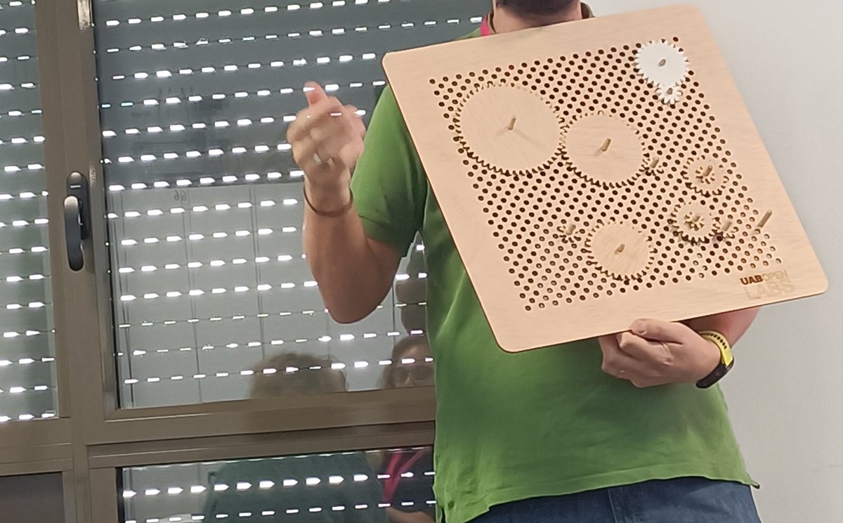 Día de formació amb la comunitat STEAM a la UAB. Tornem amb la motxilla plena de noves idees, nous coneixements i aprenentatges. #STEAMcat