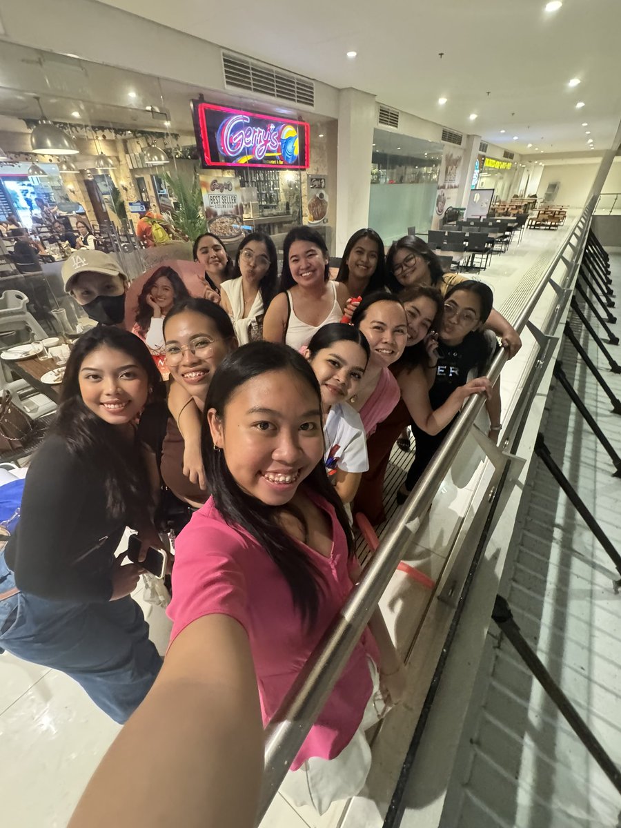 my <a href="/CEBUbbliesOFC/">CEBUBBLIES OF DONBELLE</a> fanmily❤️ 
insert sa mga wala dito