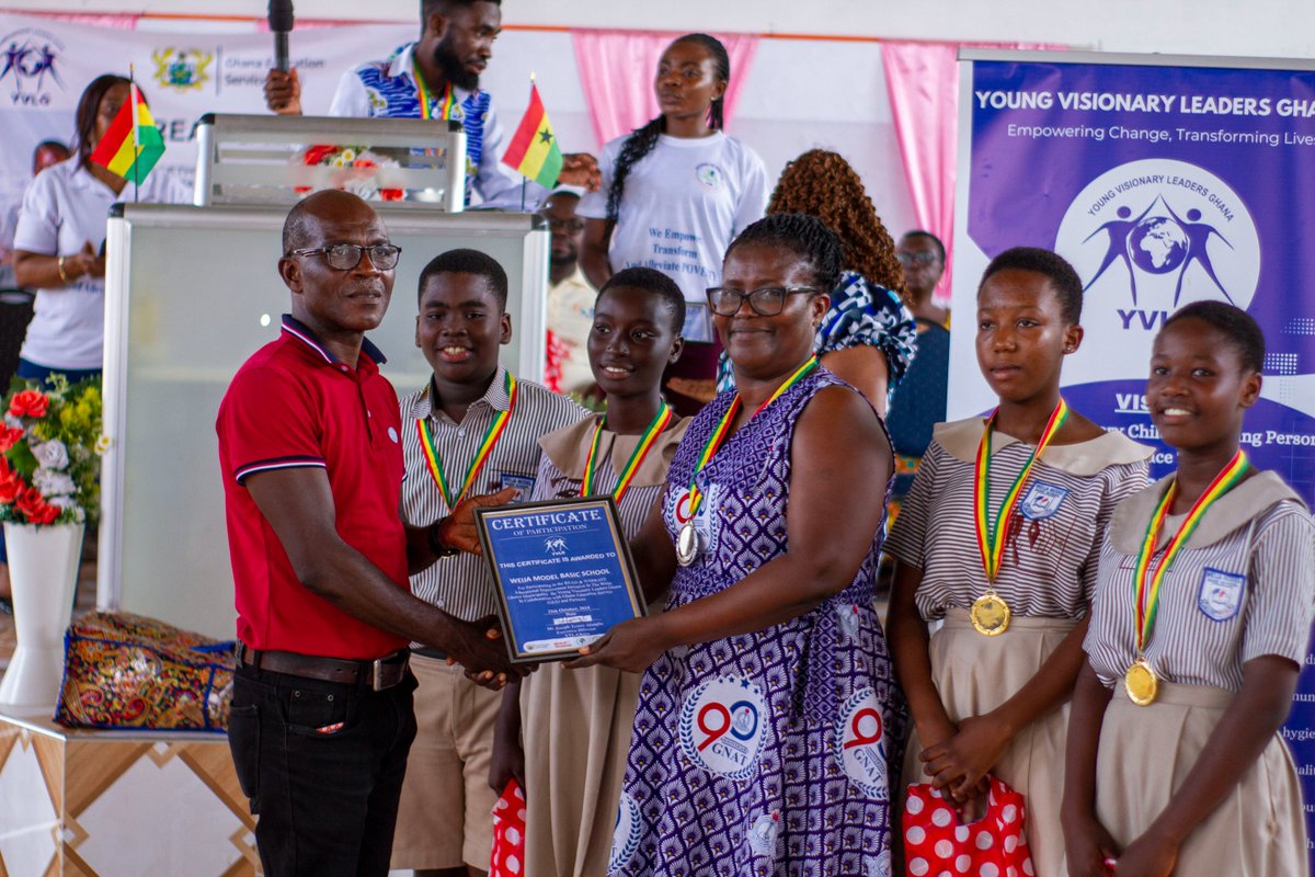YVLGhana's tweet photo. πβ¨ Recognizing Dedication: Certificates Presented to Teachers! β¨π
As part of the Read and Narrate 2024 grand finale, certificates of participation were handed over to teachers on behalf of their respective schools.
#ReadAndNarrate #TeacherRecognition #EducationForAll https://t.co/ZgCRFHUeGb