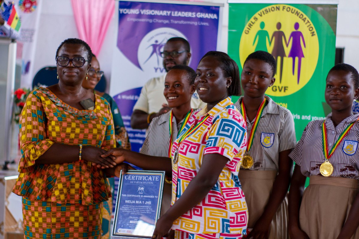 YVLGhana's tweet photo. πβ¨ Recognizing Dedication: Certificates Presented to Teachers! β¨π
As part of the Read and Narrate 2024 grand finale, certificates of participation were handed over to teachers on behalf of their respective schools.
#ReadAndNarrate #TeacherRecognition #EducationForAll https://t.co/ZgCRFHUeGb