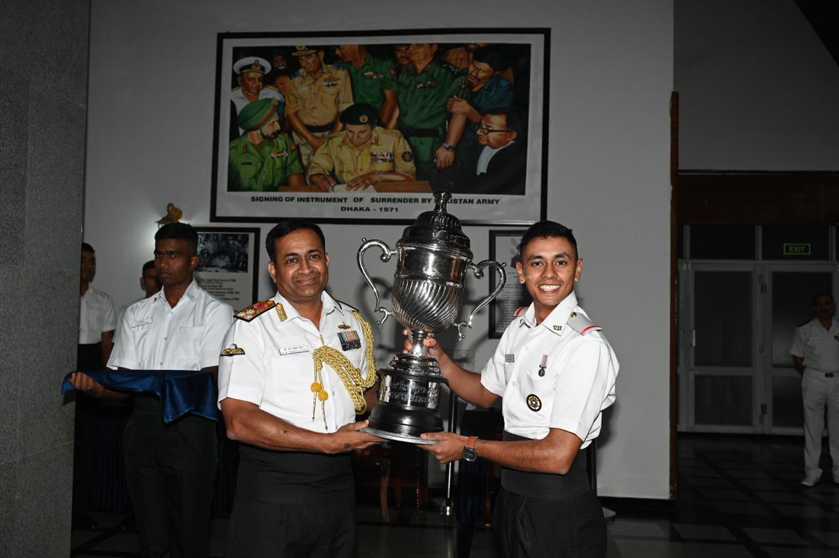 IN_NavalAcademy's tweet photo. #ShapingFutureNavalLeadership
A memorable Academy Dinner Night at Katari Cadets' Mess, celebrating the culmination of rigorous training for Graduating Courses at #INA. The evening was filled with pride, camaraderie, and the joy of achievement.
VAdm CR Praveen Nair, #ComdtINA, presented the coveted Champion Squadron Trophy to Achiever Squadron and recognised individual excellence with awards for Passing Out Course cadets, including International Trainees and Women Cadets.
A proud moment for all as the future leaders of the #IndianNavy shine bright!
@indiannavy
@IN_HQSNC