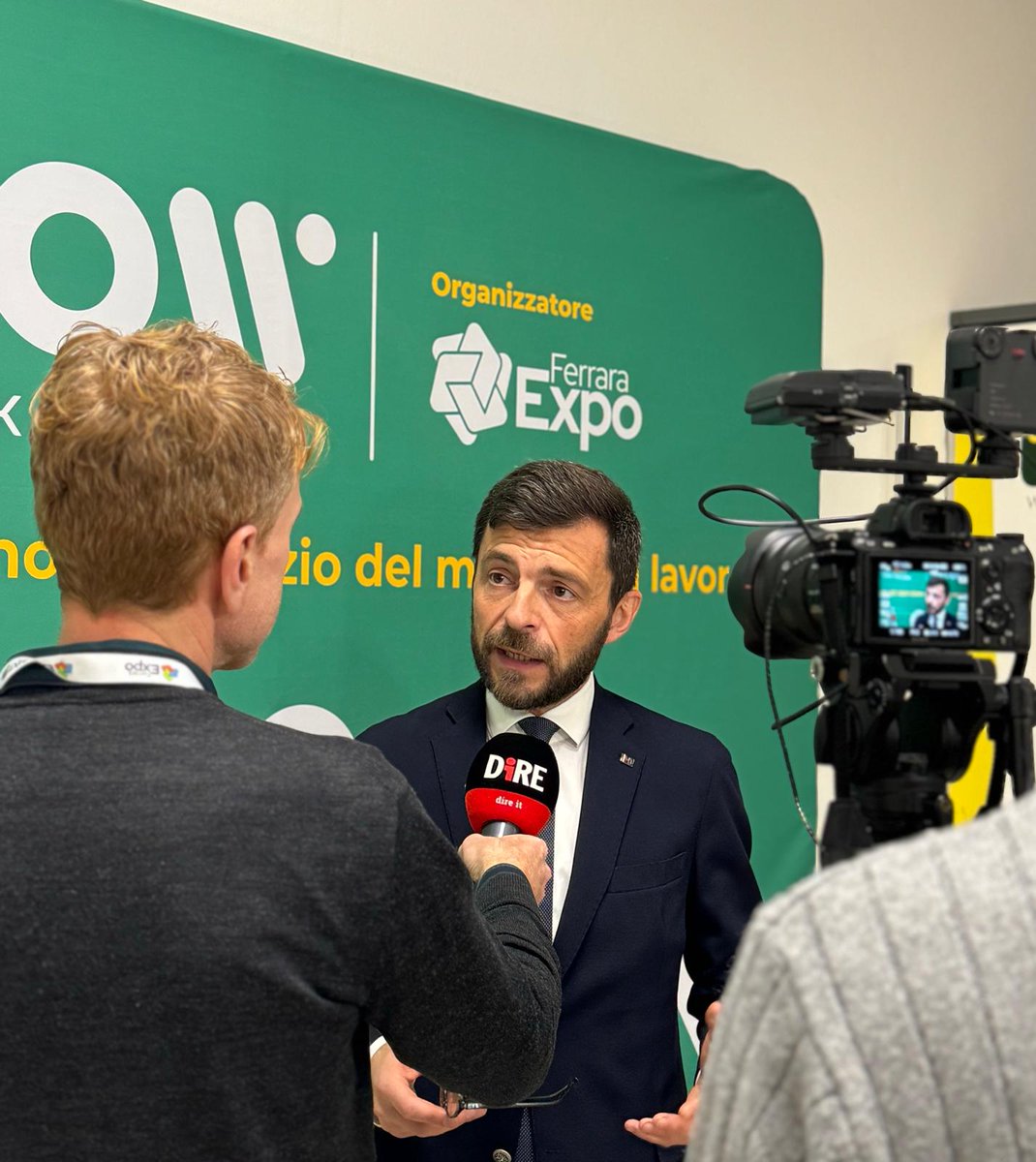 w_rizzetto's tweet image. A Ferrara a #WorkonWork
Italia-Ue divario sui laureati: 26,8% Italia, 41,6% Ue. Siamo ultimi per iscritti a corsi ICT e solo il 24,5% ha studiato materie Stem. Il #mismatch tra domanda e offerta è priorità del #GovernoMeloni. Diverse iniziative già attuate, molto ancora da fare.