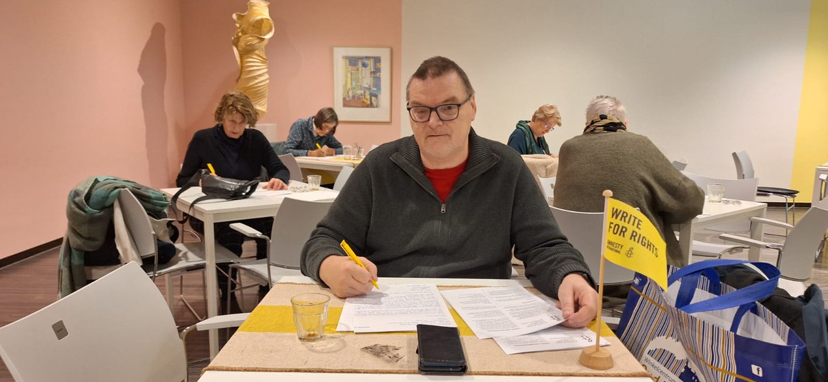 ๐๐ฟ๐ถ๐ธ ๐๐ฎ๐ป ๐ฑ๐ฒ๐ฟ ๐ฉ๐ฒ๐ฒ๐ฟ (@erikvdveer) on Twitter photo #WriteforRights ๐ | Schrijf mee voor mensenrechten tijdens de jaarlijkse schrijfactie van Amnesty International <a href="/amnestynl/">Amnesty NL</a> op zaterdag 7 december 2024.
Lees meer hierover in het Nieuwsblad Rijswijk ๐๐๐ฝ
rodi.nl/rijswijk/nieuwโฆ
#huisvandestad #rijswijk #WriteforRights ๐ | Schrijf mee voor mensenrechten tijdens de jaarlijkse schrijfactie van Amnesty International <a href="/amnestynl/">Amnesty NL</a> op zaterdag 7 december 2024.
Lees meer hierover in het Nieuwsblad Rijswijk ๐๐๐ฝ
rodi.nl/rijswijk/nieuwโฆ
#huisvandestad #rijswijk