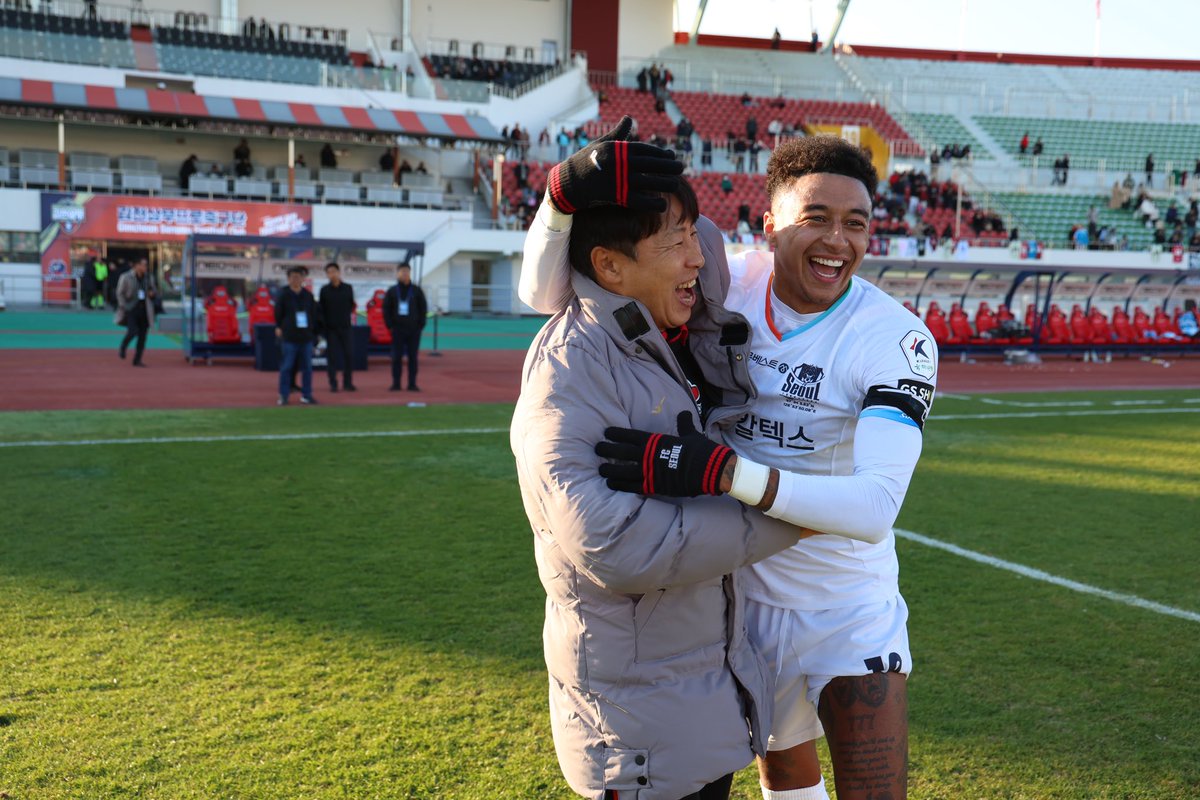 Jesse Lingard tweet media