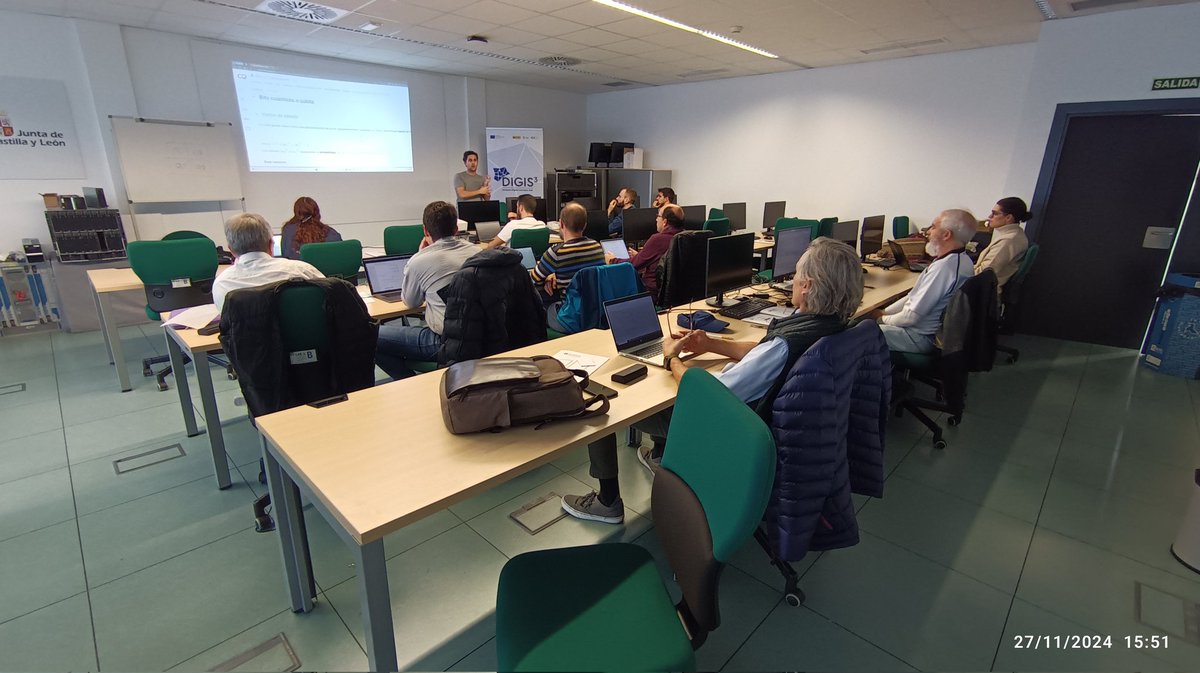 _SCAYLE's tweet image. 💡🔬 Hoy en el Workshop &quot;Qubits, tus primeros pasos hacia el Quantum Computing&quot;, exploramos el futuro de la computación cuántica 🌌💻. Una iniciativa enmarcada en el proyecto #DIGIS3, impulsando innovación y tecnología en la región. 🚀✨ #QuantumComputing #Supercomputación