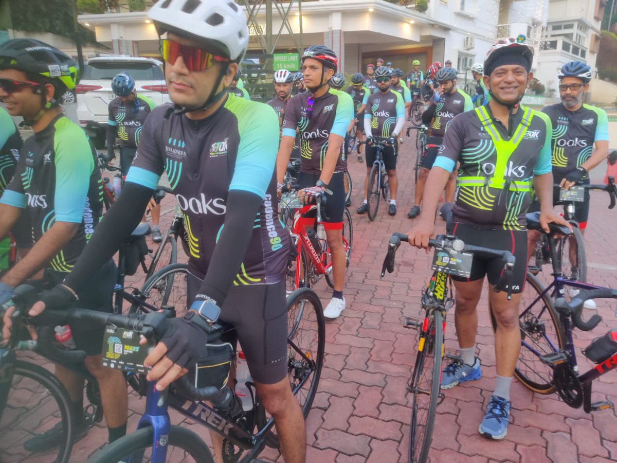 ArvindKeerthi's tweet photo. Tour of Karnataka. Flag-off at Dharmasthala. End is Karwar, 500 km and 4 days away. I'm second from left! https://t.co/OkLDEkpbvn