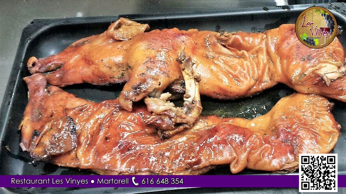 Ven y disfruta nuestr@ Preparando unos cochinillos al horno. 

👉 Reservas &amp; Comida para Llevar 📋 cartaqr.lesvinyesrestaurant.com 📲 616 648 354 ● ☎ 93 775 58 45

#LesVinyes #Restaurant #Martorell #Comer #Cenar #Gastronomia