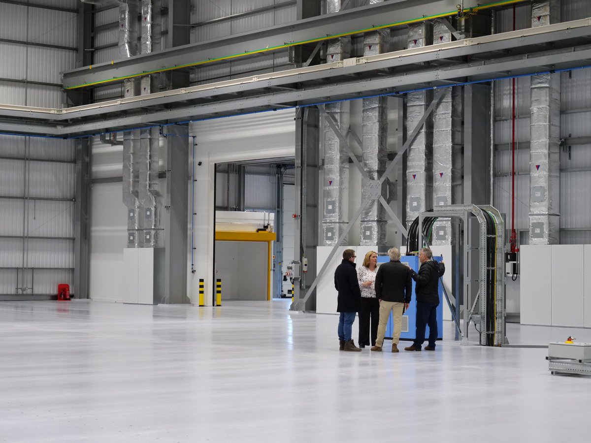TheAMRC's tweet photo. 🏗️ Construction is now complete on our new open access innovation facility in #SouthYorkshire - home to project COMPASS with aerospace leader @BoeingUK as its first user.

The facility is funded by @SouthYorksMCA @SheffCouncil @sheffielduni @HVM_Catapult.

https://t.co/g1uRWZqjnB https://t.co/ZwupdTJVpM