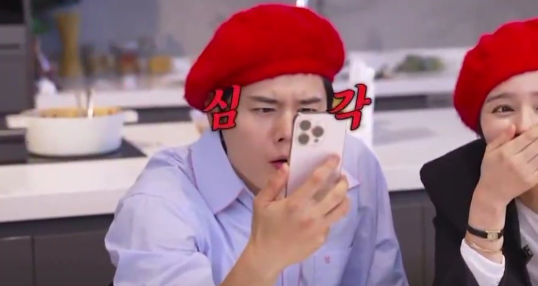 sunizup's tweet image. This is so hilarious!! The app was supposed to switch their faces! I seriously can't tell the difference &amp;amp; neither can they!! Lol! 🤭💕

#KimDongJun #김동준 #HanGaIn #Twins #한가인