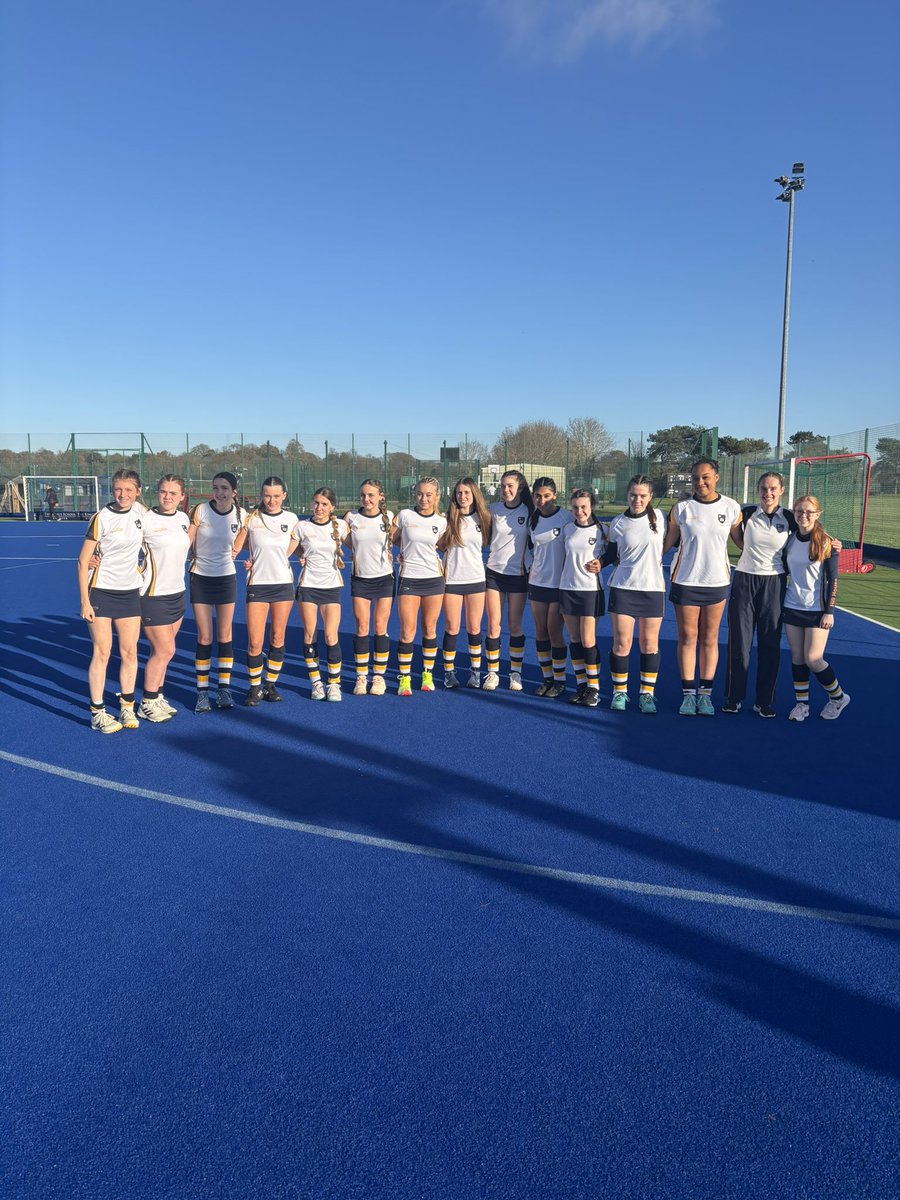 A massive congratulations to the U16 girls who have qualified for the T2 National Semi Final! A huge achievement for these girls, the first Hill House girls to compete at this level as well! 🏑