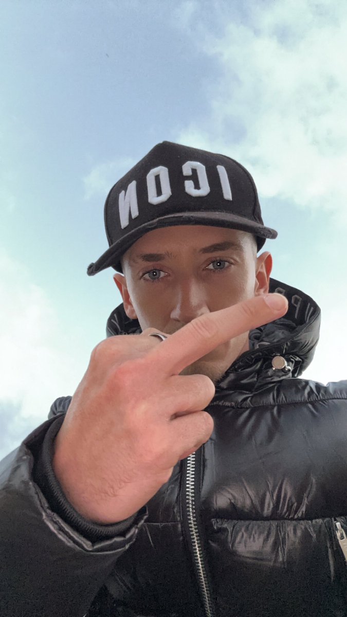 Chav King Charlie 👑 tweet media