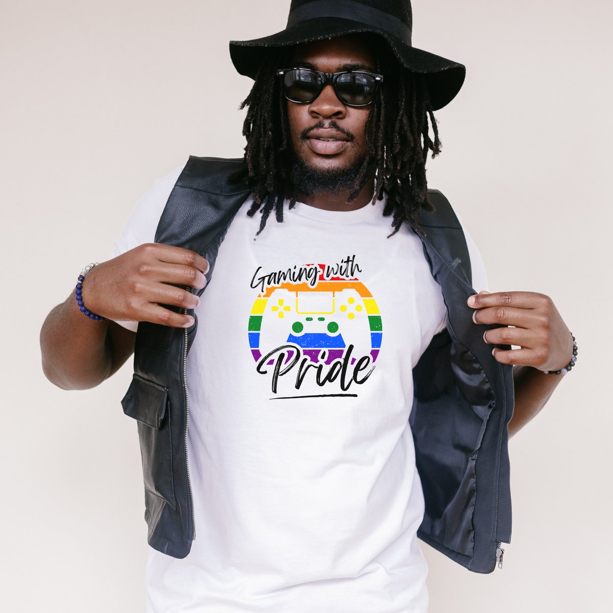 anigrams's tweet image. From now through Sunday (12/1), everything in my Etsy shop is 40% off! If you've been eyeing any shirts, now is the time. 😊 etsy.com/shop/AnigramsP…