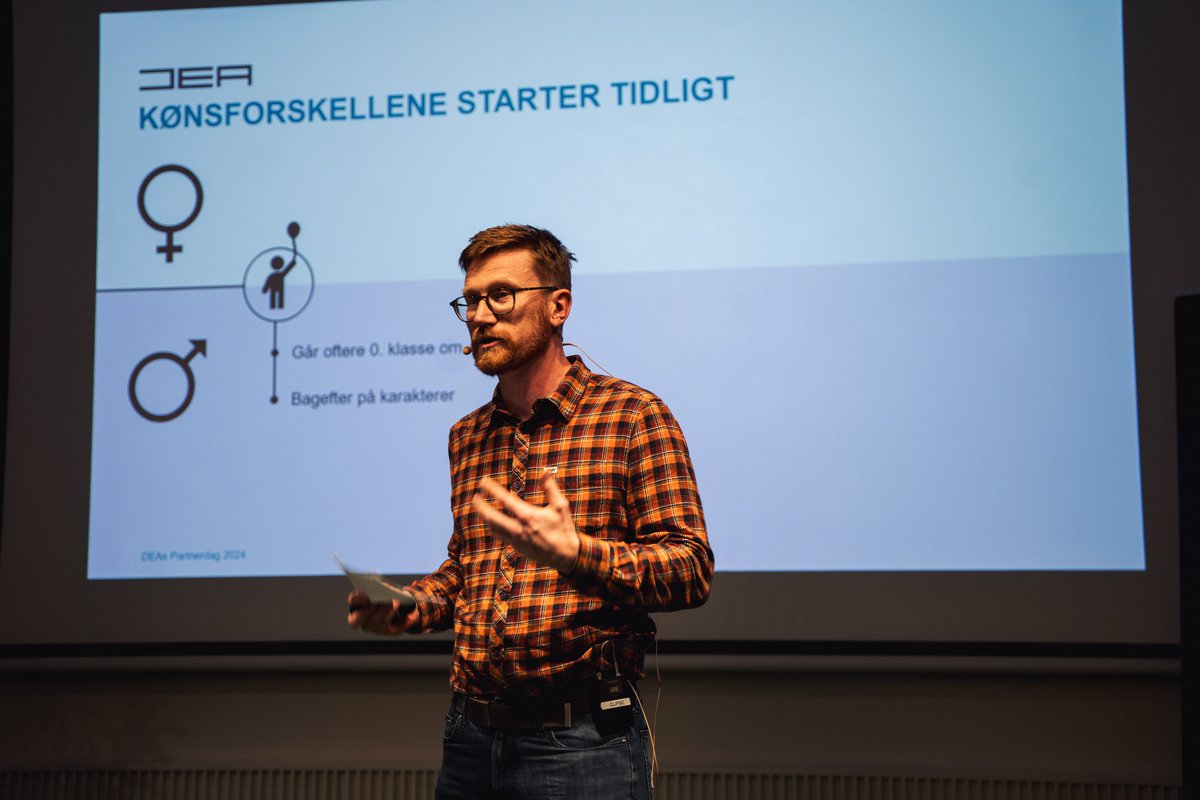 ”Er vores uddannelsessystem en kønskliché?” Tak til alle der deltog i DEAs partnerdag, hvor vi stillede skarpt på de kønslige ubalancer, der præger vores samfund og som i høj grad manifesterer sig i uddannelsessystemet. 🎓🔍🚹🚺 #uddpol #diversitet