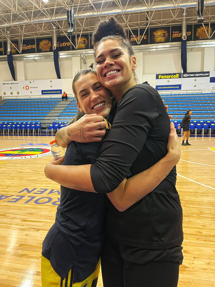 Fenerbahçe Opet (@fbkadinbasket) on Twitter photo Sisterhood. 🫶
It’s always great to see you, <a href="/AmandaZahuiB/">Amanda Zahui B.</a>! 💛💙
#PotanınKraliçeleri
#EuroLeagueWomen Sisterhood. 🫶
It’s always great to see you, <a href="/AmandaZahuiB/">Amanda Zahui B.</a>! 💛💙
#PotanınKraliçeleri
#EuroLeagueWomen