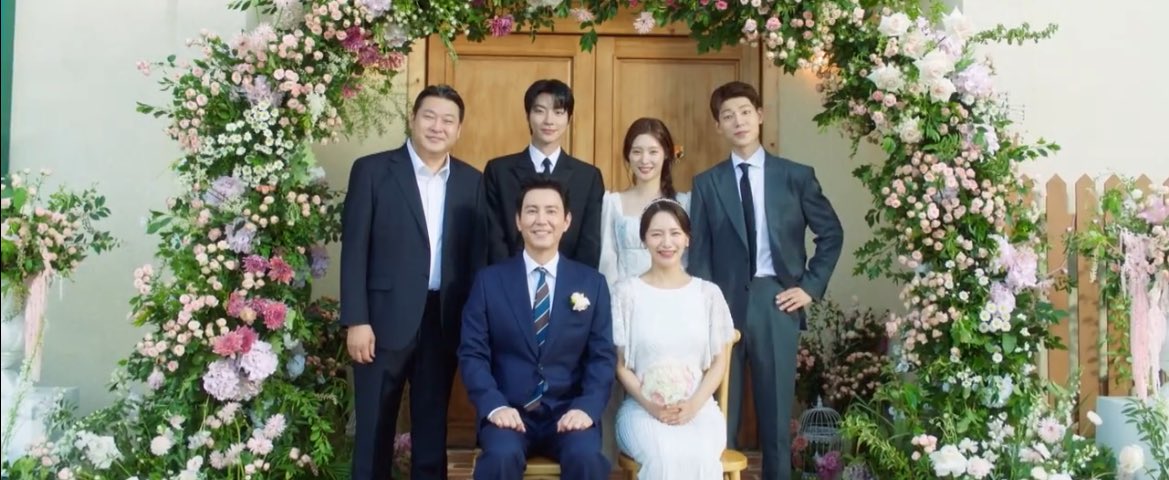 kdramasdiary's tweet photo. This drama was emotional roller coaster for me. I learned a lot from them. Most importantly, they showed us what a real family means, i’m so glad to meet all these beautiful characters. You mean everything to me! 🫶🏻

#FamilyByChoice #FamilyByChoiceEp16 https://t.co/e1RRx8wKdN