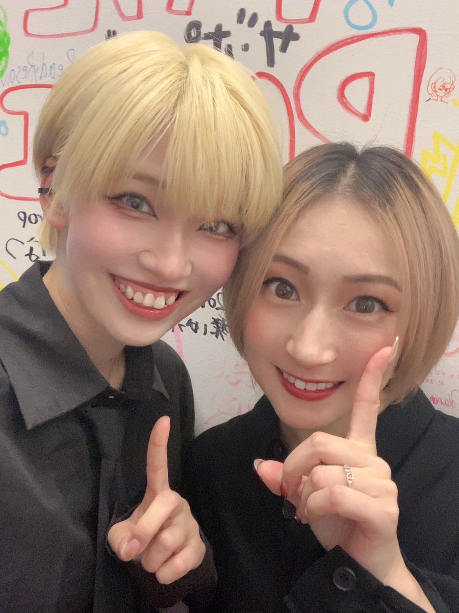 皆さまお久しぶりです♪

なんとこちらデビュー致しました✨
12月も出演予定なのでよろしくお願い致します🫡