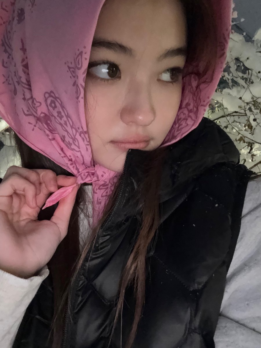 드디어 눈 왔다 🤩☃️❄️

#ELLA #엘라
#MEOVV #미야오