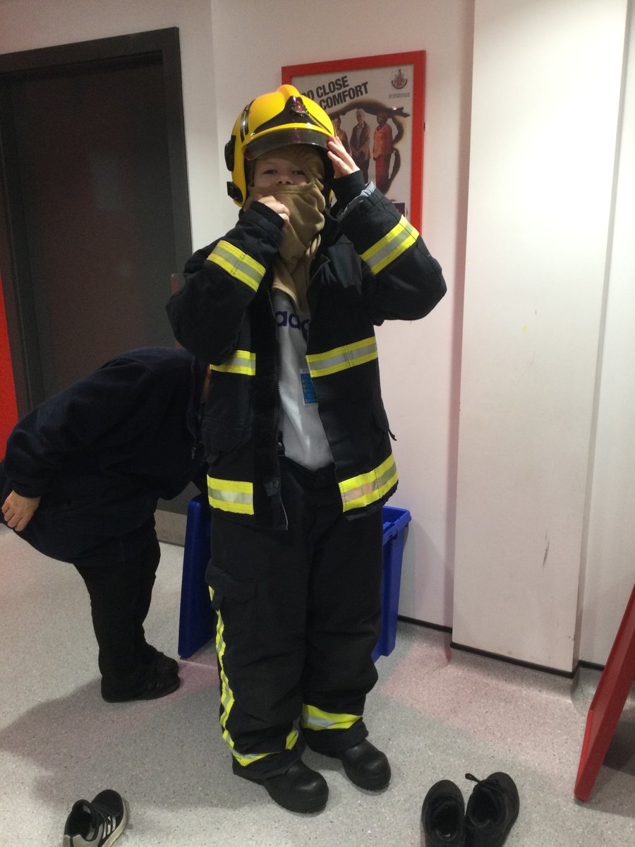 We got the chance to hear 999 and learn more about the control centre. We even had a race to see who could get dressed the quickest! Did you know the average time to get ready and set off in a fire truck is 58 seconds?! Great hands on experience <a href="/manchesterfire/">Greater Manchester Fire and Rescue Service</a> <a href="/StJohnVianneySc/">St John Vianney School</a>