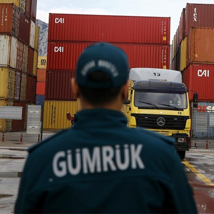 Yıllara göre gümrüksüz yurtdışı alışveriş limitleri:

• 2009: 1500 euro.
• 2022: 150 euro.
• Ağustos 2024: 30 euro.
• Aralık 2024: Kargo dahil 30 euro.