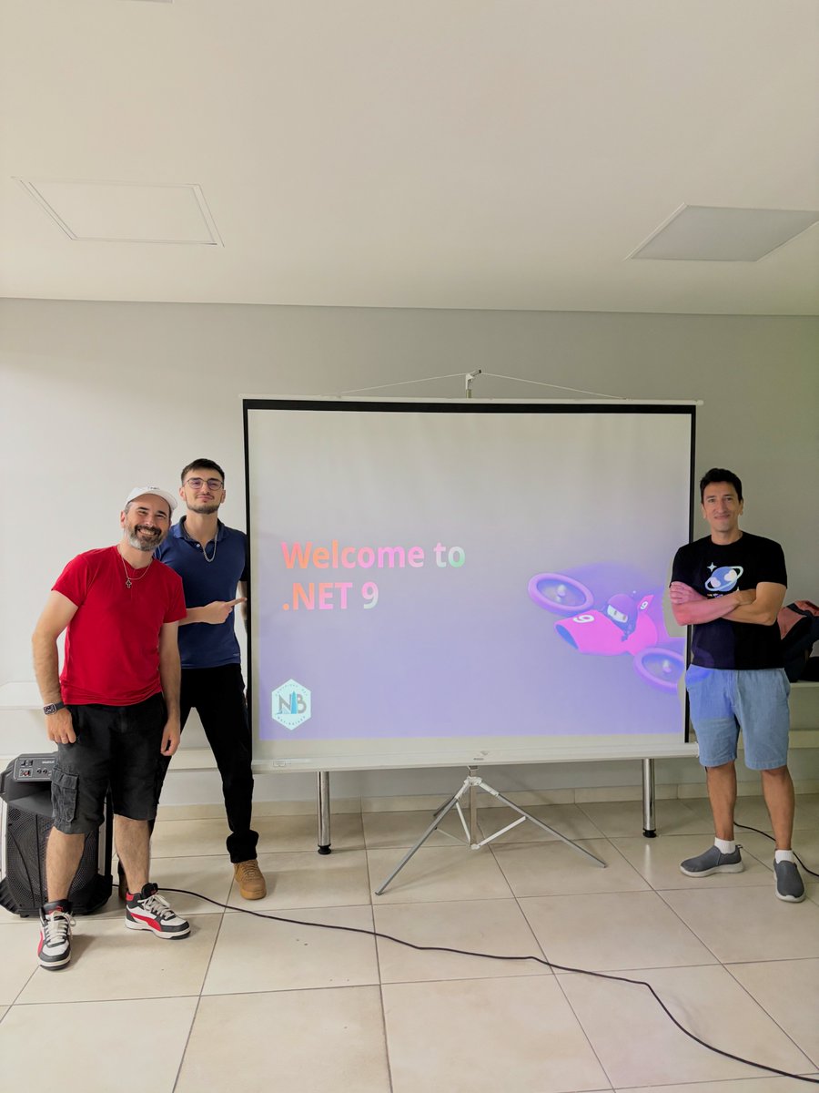 Ayer tuvimos la .NET Conf 2024 presencial con <a href="/sebaleoperez/">Seba Leo Perez</a>, <a href="/LauchaCarro/">Lautaro Carro ⭐⭐⭐</a> y <a href="/hardkoded/">Dario Kondratiuk</a>! 🎉 Si te la perdiste, no te preocupes: hoy estaremos subiendo un resumen y las charlas completas a nuestro canal de YouTube. 📺✨

Link al vivo 👇
youtube.com/watch?v=QVvL5U…