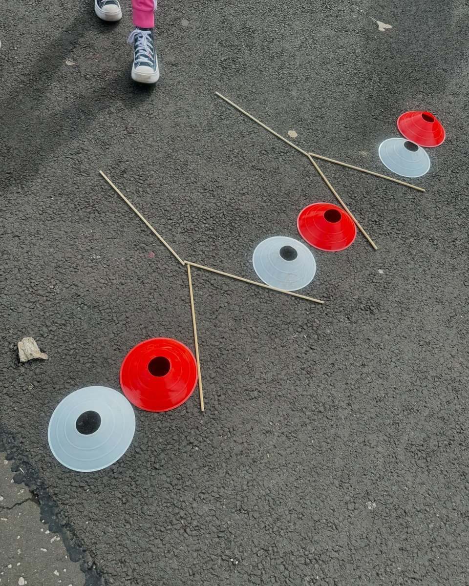 OutClassScot's tweet image. Exploring repeating patterns with different media #numeracy