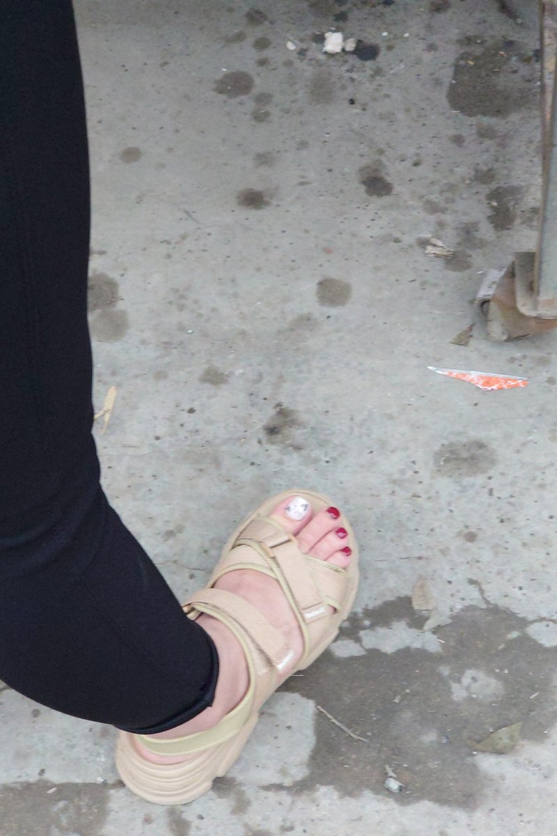 BuiChien90's tweet photo. #chandep #chanxinh #feetِ #leg #Soleいいね #vietnamese #Chinese #japanese https://t.co/fuw30MdCY1