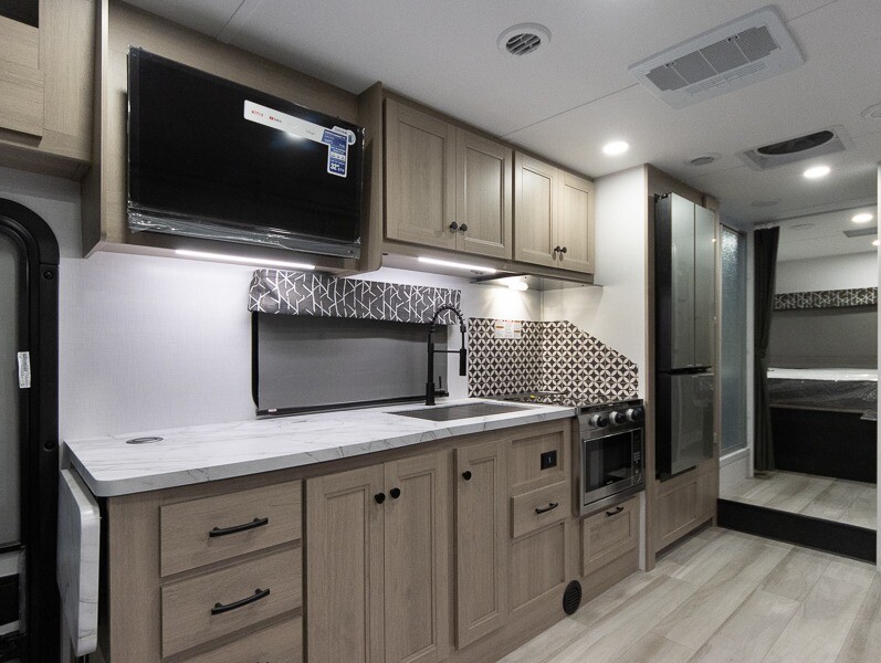 mhs2go's tweet photo. 🌟 Check out this beautiful New 2025 Forest River RV Sunseeker Classic 3010DS Ford! On Sale Now for $119,990! ➡ https://t.co/4rnixhv1ij This RV is gas-powered and 32 feet. It can sleep 8, has 2 slides, and a U-shaped dinette. 
#Motorhomes2Go #ClassC #Travel #Explore https://t.co/Y2lYYO8cwS